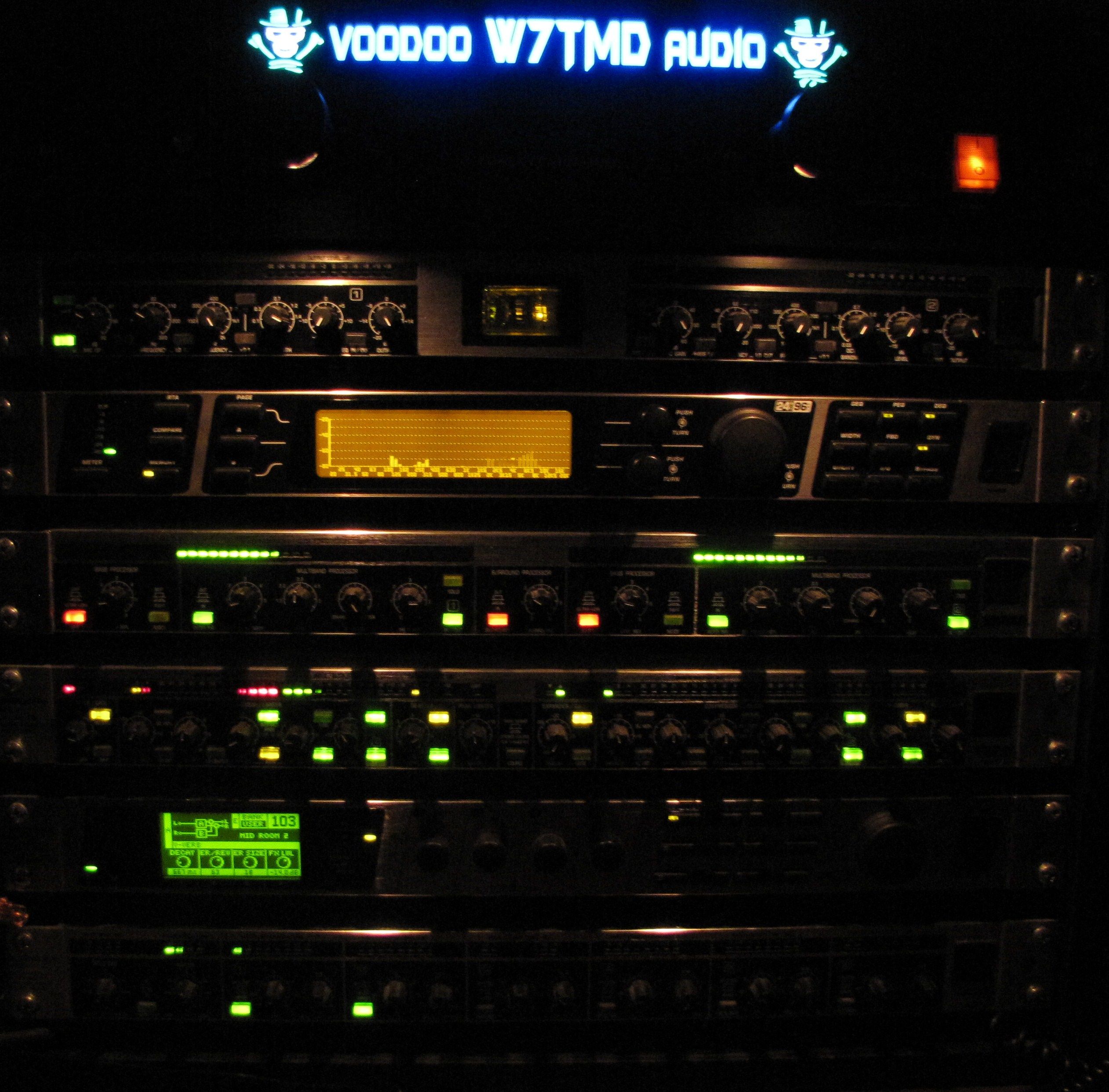 The W7TMD Voodoo Rack at Night!